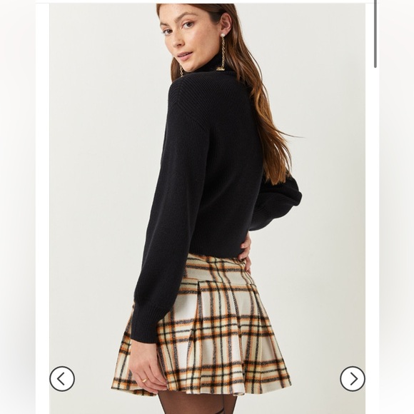 Francesca’s Plaid Pleated Mini Skirt - Picture 4 of 9